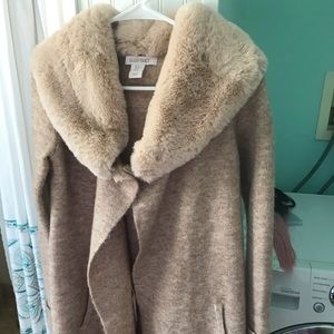 Long, cozy sweater w/ faux fur collar (removable)
